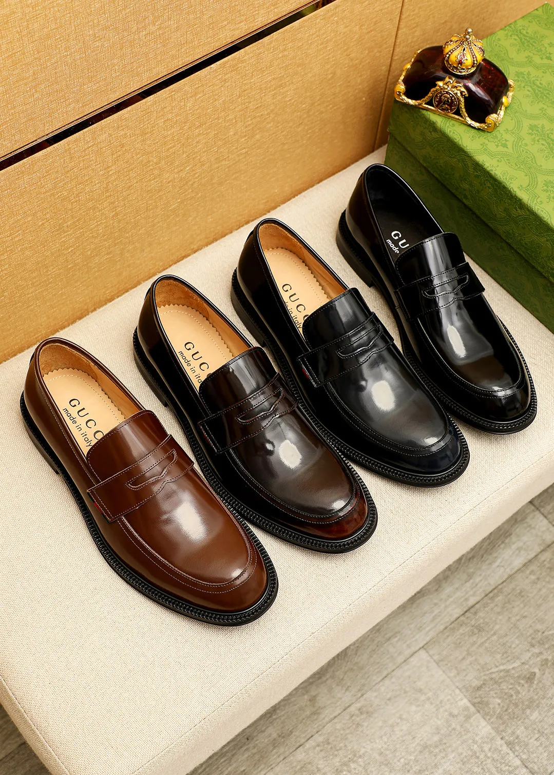 Men's shoes 💰520 💐 Product trademark: GUCCI "Gucci" casual leather shoes Regular size: 38-44 (45.46🉑️customized) Product materials: Selected imported first-layer open-edge beaded cowhide leather upper, imported water-dyed cowhide leather lining. Strong three-dimensional visual effect, original outsole Color: 4⃣️colors available